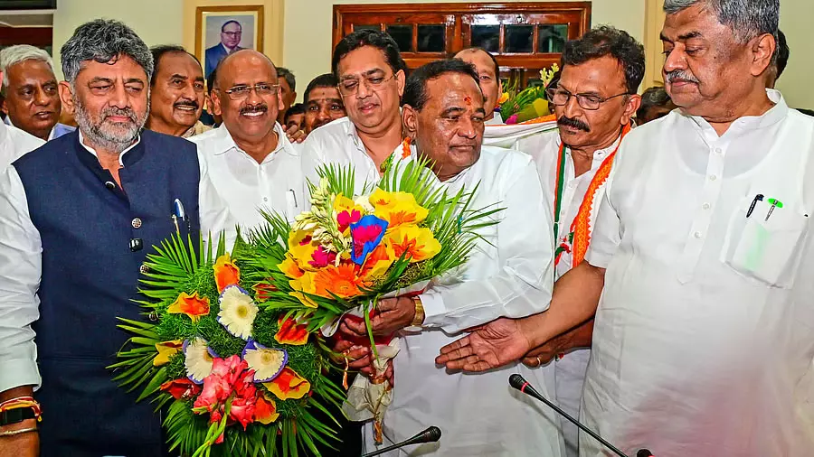 Karnataka: गो-हत्या कानून पर फिर से बहस तेज, कांग्रेस के बहुमत के बाद समीक्षा की चर्चा Karnataka: गो-हत्या कानून पर फिर से बहस तेज, कांग्रेस के बहुमत के बाद समीक्षा की चर्चा