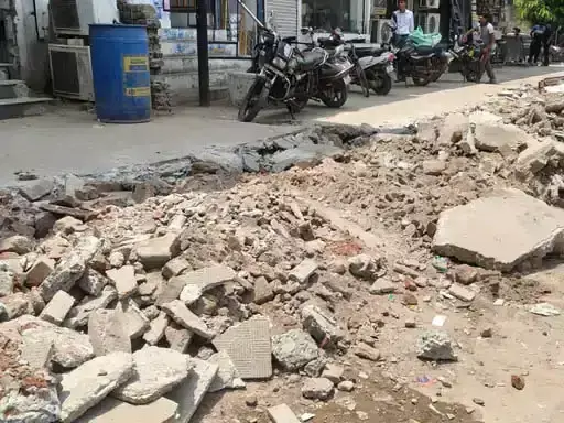 Faridabad: एफएमडीए ने अतिक्रमण हटाकर शुरू कराया फुटपाथ निर्माण Faridabad: एफएमडीए ने अतिक्रमण हटाकर शुरू कराया फुटपाथ निर्माण