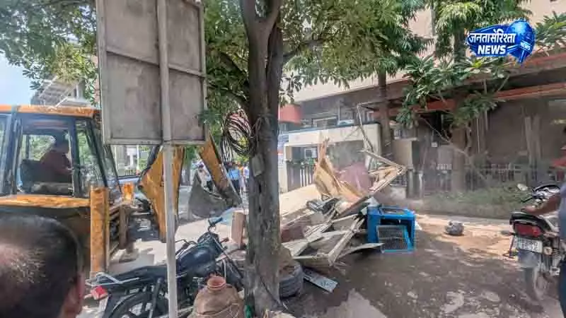 Gurugram में अवैध कन्वर्ज़न पर बुलडोज़र कार्रवाई Gurugram में अवैध कन्वर्ज़न पर बुलडोज़र कार्रवाई