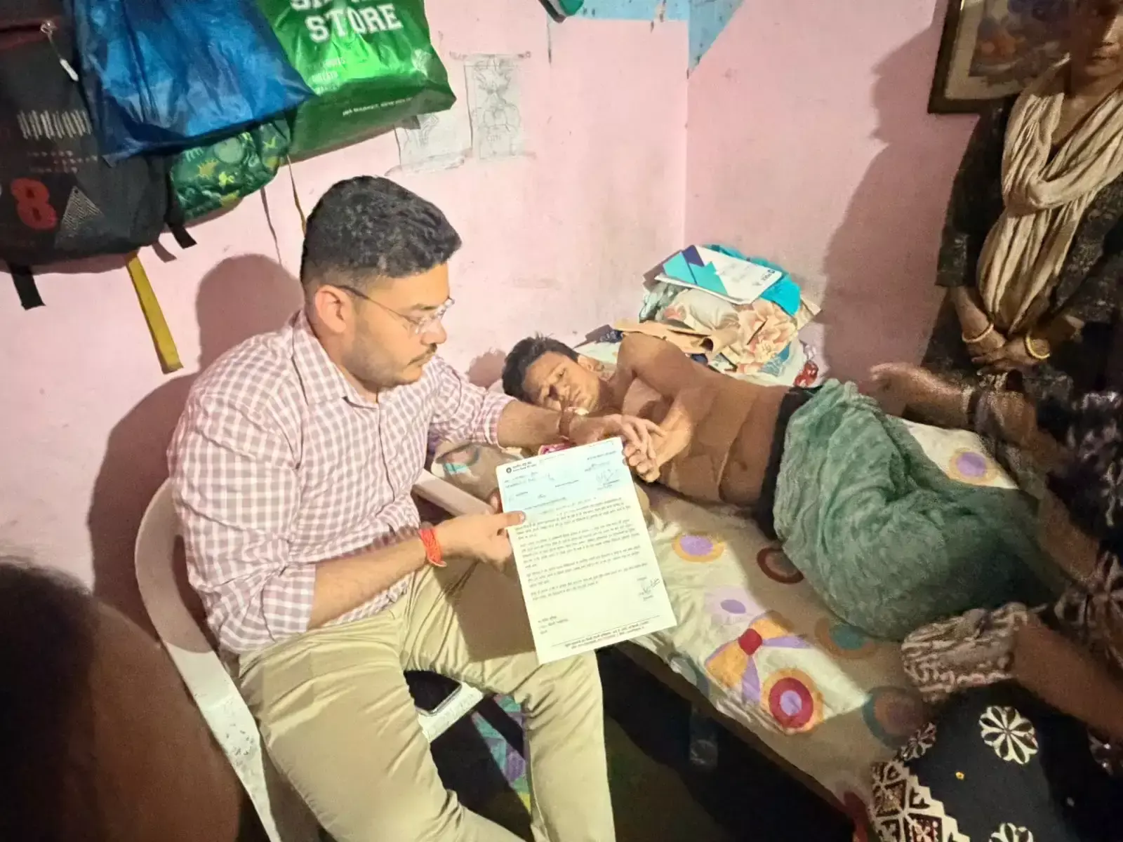 New Delhi: रोहित के साहस को मिला सम्मान, 5 लाख की आर्थिक सहायता New Delhi: रोहित के साहस को मिला सम्मान, 5 लाख की आर्थिक सहायता