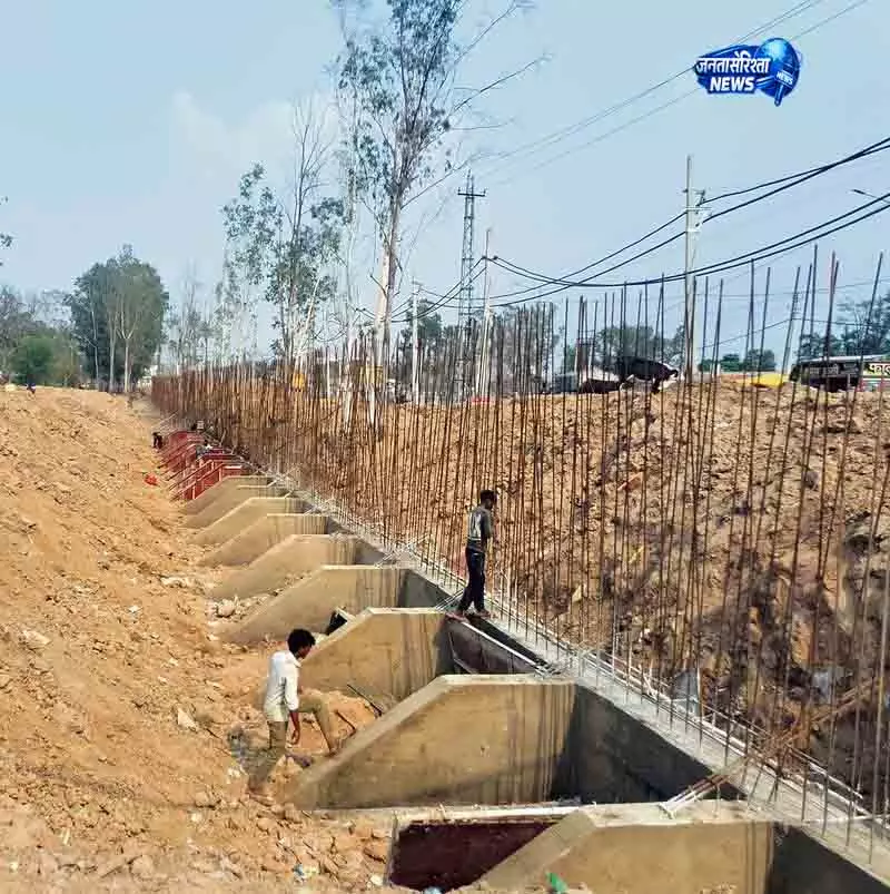 Ambala इंडस्ट्रियल एरिया पर बाढ़ का खतरा Ambala इंडस्ट्रियल एरिया पर बाढ़ का खतरा