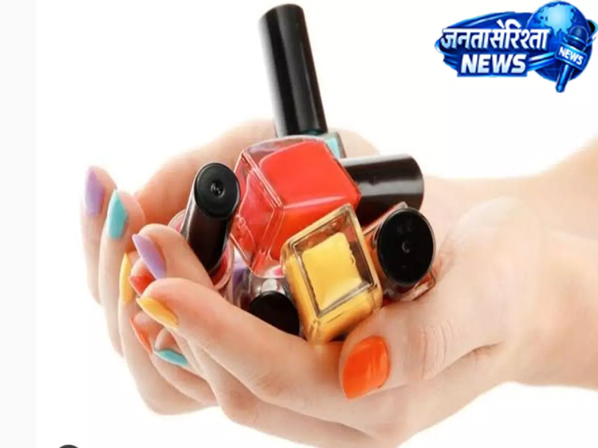 सूखी नेल पॉलिश होगी फिर से इस्तेमाल योग्य, अपनाएं ये ट्रिक सूखी नेल पॉलिश होगी फिर से इस्तेमाल योग्य, अपनाएं ये ट्रिक