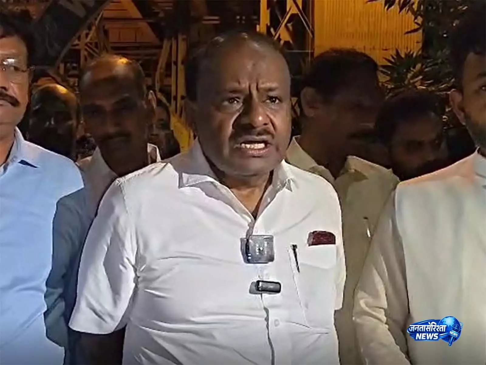 Karnataka MLC polls: क्रॉस वोटिंग पर बोले HD कुमारस्वामी, “हम नहीं होंगे विचलित” Karnataka MLC polls: क्रॉस वोटिंग पर बोले HD कुमारस्वामी, “हम नहीं होंगे विचलित”