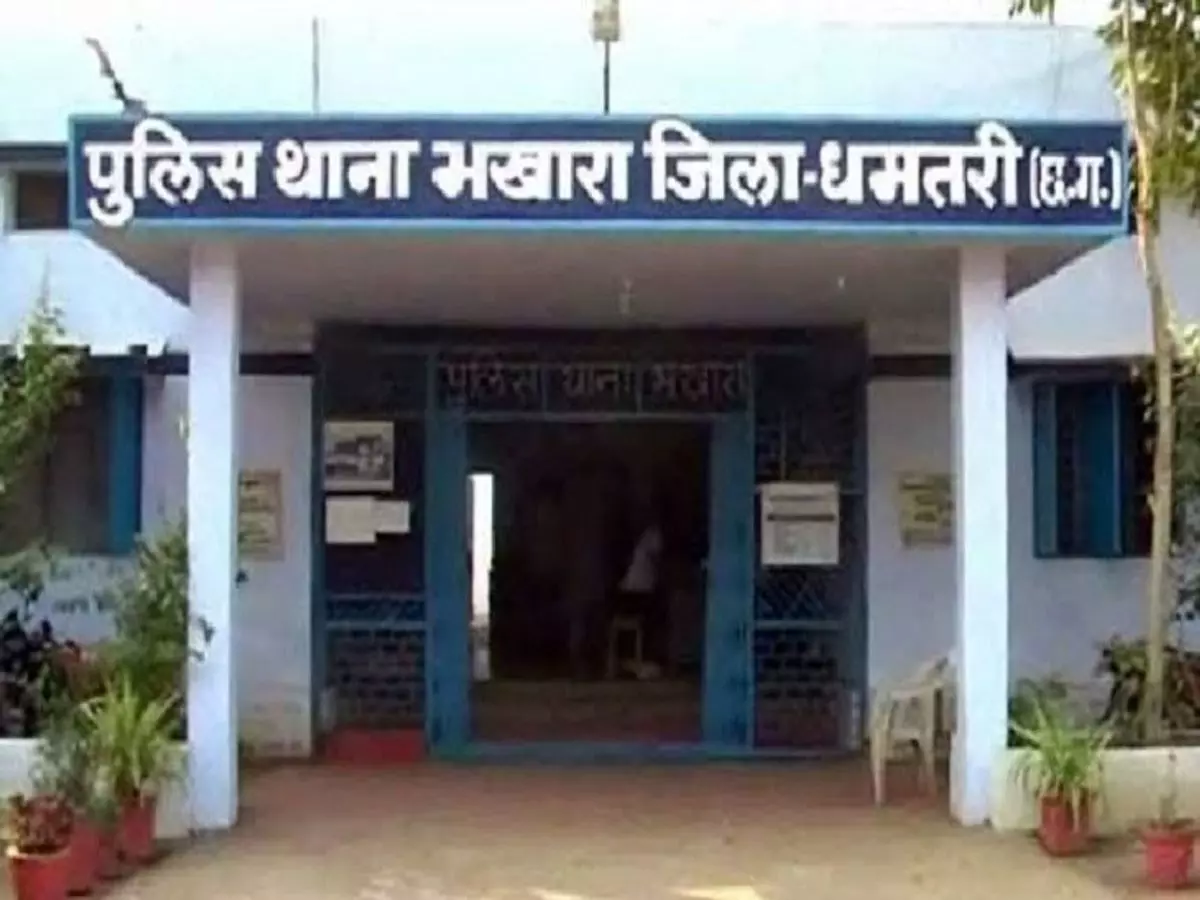 लकवा मरीज के साथ ठगी, नकली आयुर्वेदिक दवा देता रहा शातिर लकवा मरीज के साथ ठगी, नकली आयुर्वेदिक दवा देता रहा शातिर