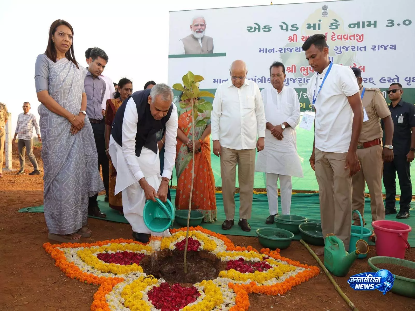 नवसारी में ‘एक पेड़ मां के नाम 3.0’ अभियान की शुरुआत, Gujarat का 8 करोड़ पौधों का लक्ष्य नवसारी में ‘एक पेड़ मां के नाम 3.0’ अभियान की शुरुआत, Gujarat का 8 करोड़ पौधों का लक्ष्य