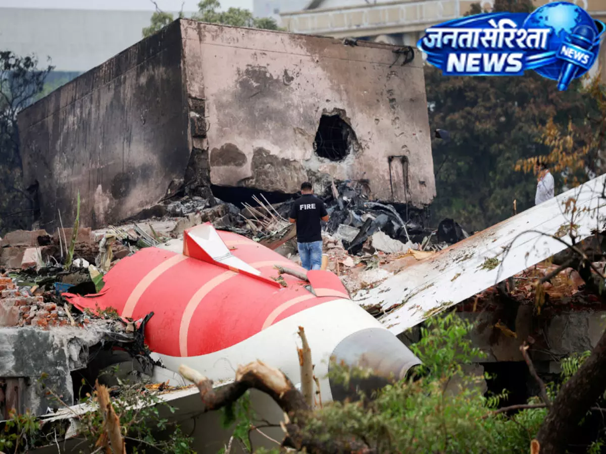Air India क्रैश केस में जांच तेज, कई पहलू सामने आए Air India क्रैश केस में जांच तेज, कई पहलू सामने आए
