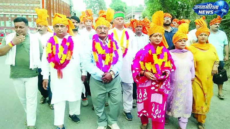 ऐतिहासिक दांवी घाटी मेले में उमड़ा जनसैलाब ऐतिहासिक दांवी घाटी मेले में उमड़ा जनसैलाब