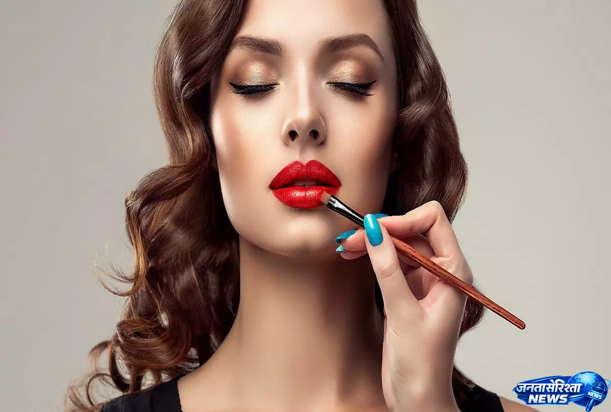 One lipstick, दो लुक! जानें ये आसान ब्यूटी ट्रिक One lipstick, दो लुक! जानें ये आसान ब्यूटी ट्रिक