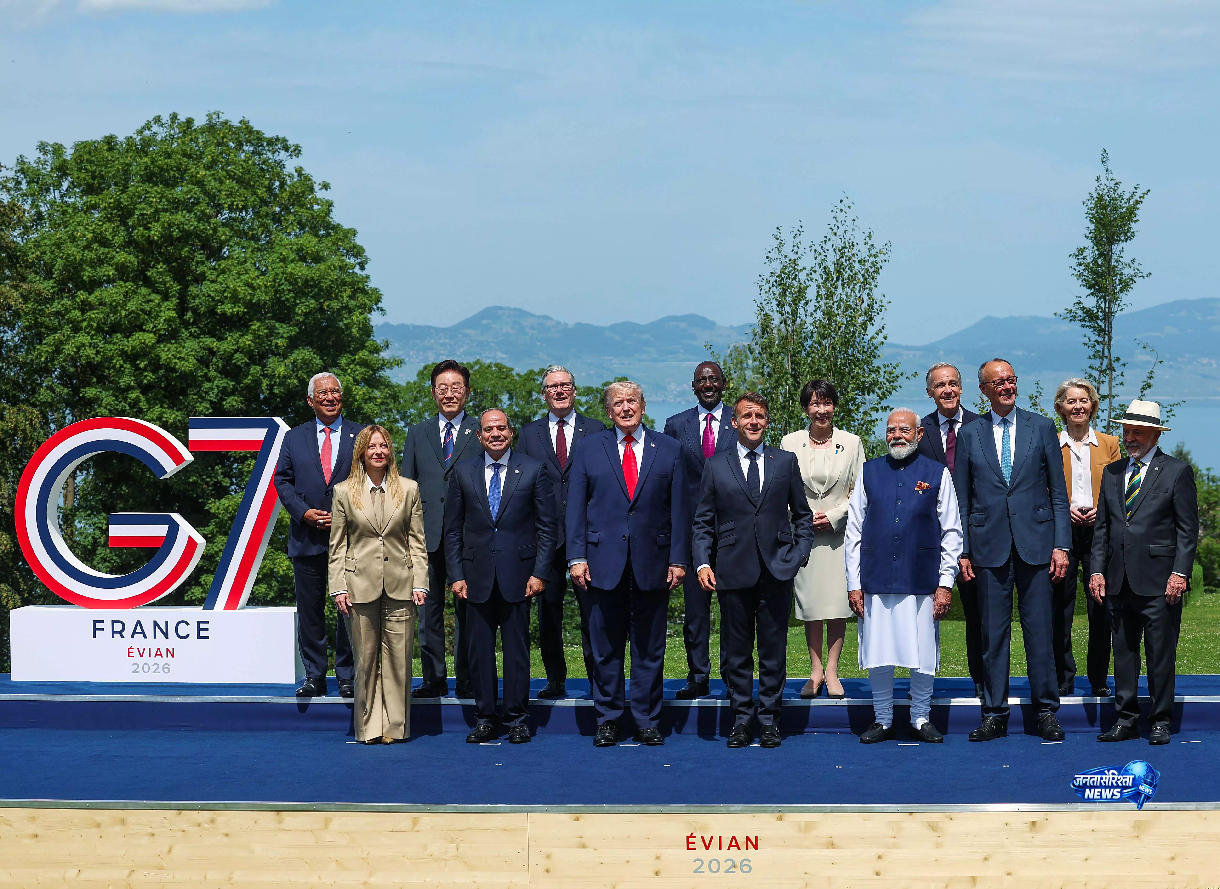PM मोदी ने G7 नेताओं को भारतीय विरासत और वेलनेस से जुड़े उपहार भेंट किए PM मोदी ने G7 नेताओं को भारतीय विरासत और वेलनेस से जुड़े उपहार भेंट किए