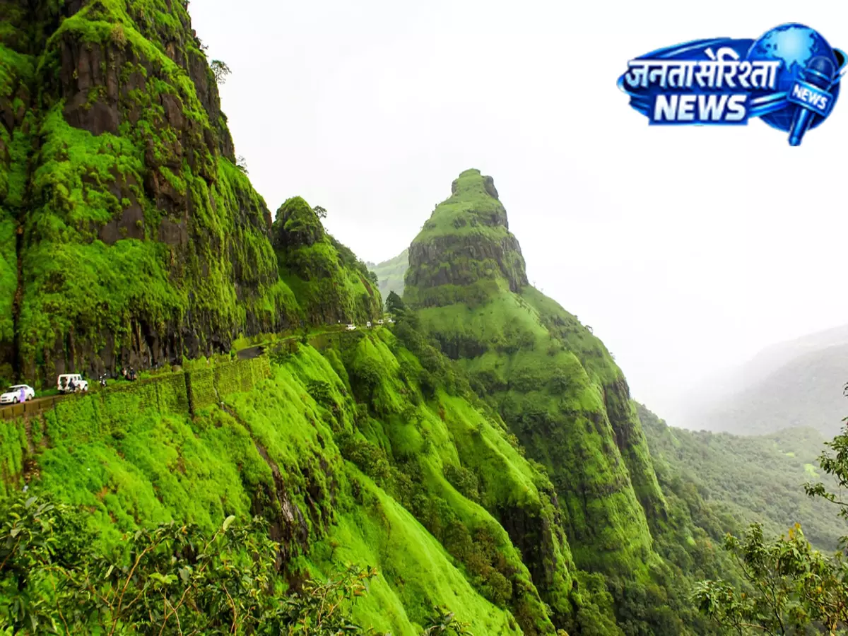 मॉनसून ट्रैवल: प्राकृतिक नजारों से भरपूर ट्रेकिंग रूट्स मॉनसून ट्रैवल: प्राकृतिक नजारों से भरपूर ट्रेकिंग रूट्स
