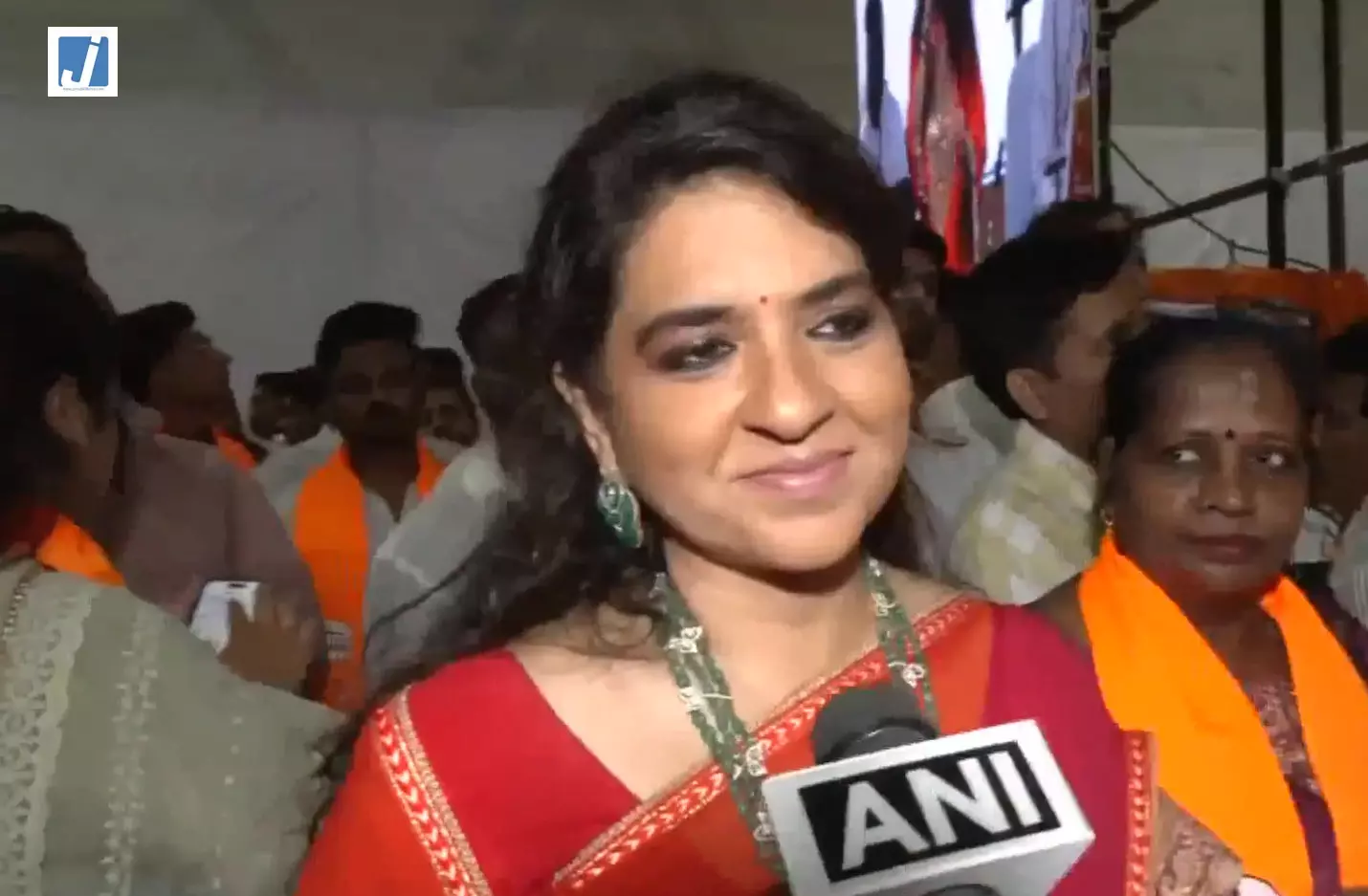 एकनाथ शिंदे से प्रेरणा लेकर संगठन मजबूत कर रहे कार्यकर्ता : शाइना एनसी एकनाथ शिंदे से प्रेरणा लेकर संगठन मजबूत कर रहे कार्यकर्ता : शाइना एनसी