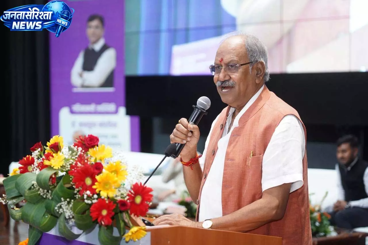 प्रधानमंत्री विकसित भारत रोजगार योजना से युवाओं को मिलेगा रोजगार, उद्योगों को मिलेगी नई गति: बृजमोहन अग्रवाल प्रधानमंत्री विकसित भारत रोजगार योजना से युवाओं को मिलेगा रोजगार, उद्योगों को मिलेगी नई गति: बृजमोहन अग्रवाल