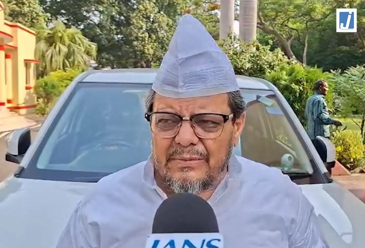 मौलाना सज्जाद नोमानी के बयान पर विवाद, सूफी काशिश वारसी ने लगाया आरोप मौलाना सज्जाद नोमानी के बयान पर विवाद, सूफी काशिश वारसी ने लगाया आरोप