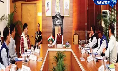 गवर्नर की समीक्षा बैठक: वित्तीय लापरवाही और धीमी परियोजनाओं पर सख्त रुख गवर्नर की समीक्षा बैठक: वित्तीय लापरवाही और धीमी परियोजनाओं पर सख्त रुख
