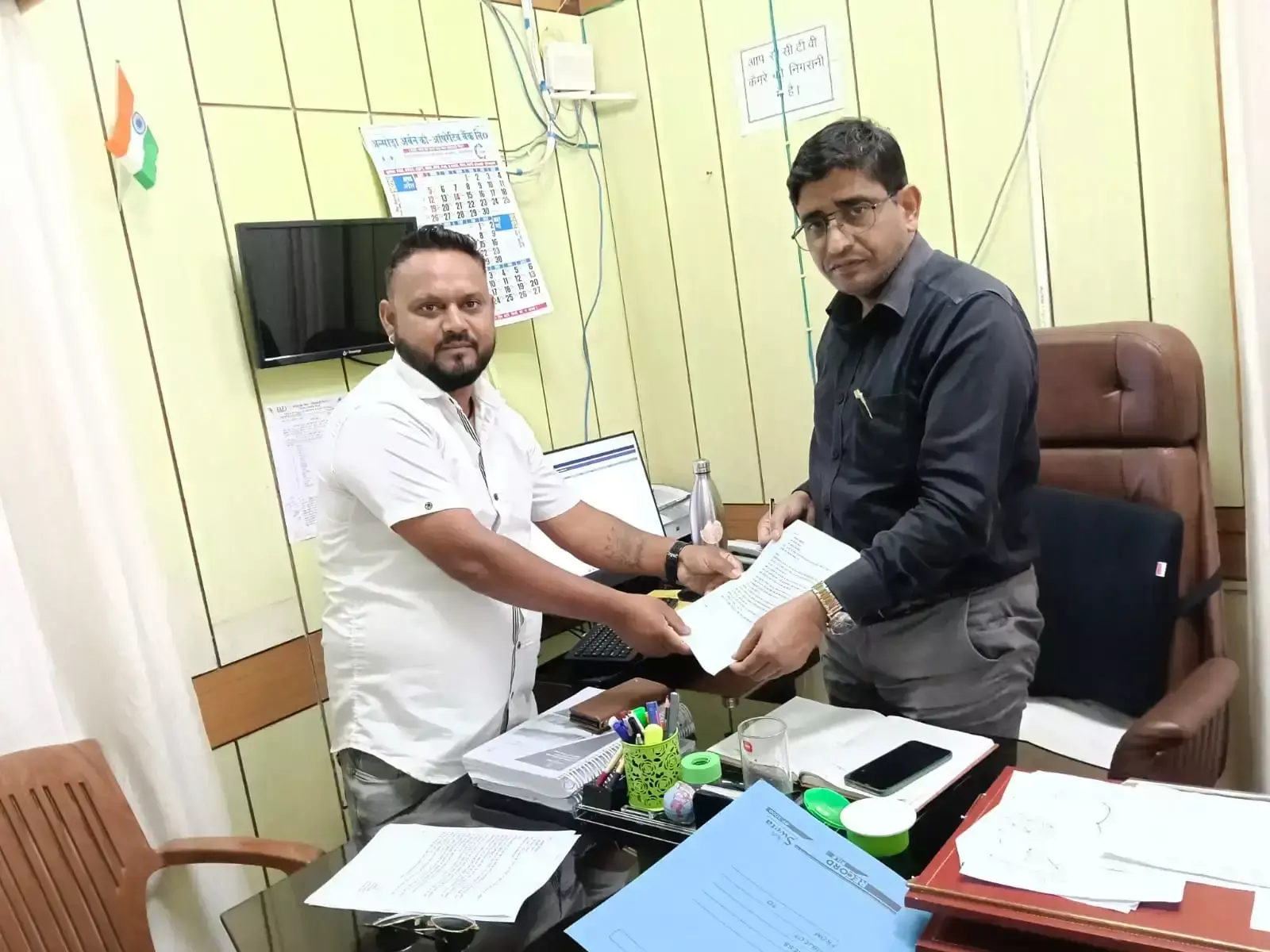 Pauri Garhwal: नालियों की सफाई और मरम्मत को लेकर उठी आवाज Pauri Garhwal: नालियों की सफाई और मरम्मत को लेकर उठी आवाज