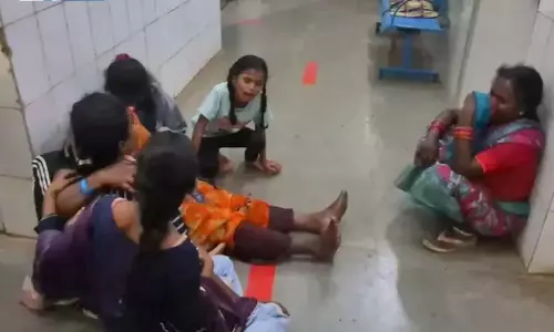 घायल को लेने लेट से पहुंची 108 एंबुलेंस, मौत के बाद हंगामा घायल को लेने लेट से पहुंची 108 एंबुलेंस, मौत के बाद हंगामा