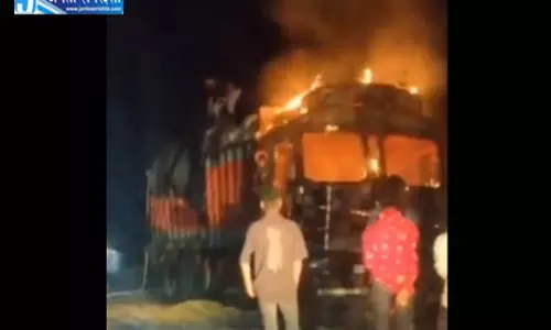 3 की मौत, ट्रक से जा भिड़ी बाइक 3 की मौत, ट्रक से जा भिड़ी बाइक