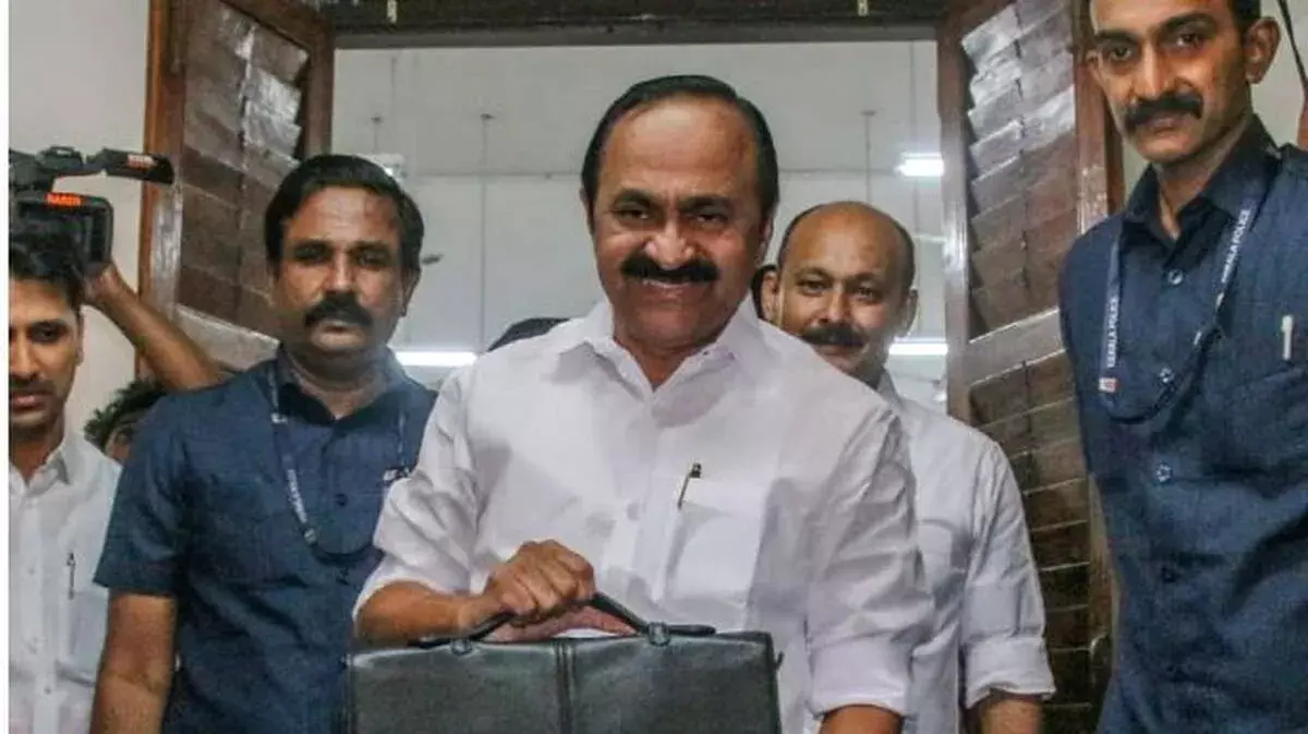 Kerala ने उद्योगों को बढ़ावा देने के लिए दूसरे भूमि सुधार की घोषणा की Kerala ने उद्योगों को बढ़ावा देने के लिए दूसरे भूमि सुधार की घोषणा की