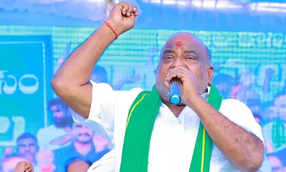 Telangana: BRS नेता जोगु रमन्ना ने आदिलाबाद औद्योगिक पार्क भूमि में अनियमितताओं को चिह्नित किया Telangana: BRS नेता जोगु रमन्ना ने आदिलाबाद औद्योगिक पार्क भूमि में अनियमितताओं को चिह्नित किया