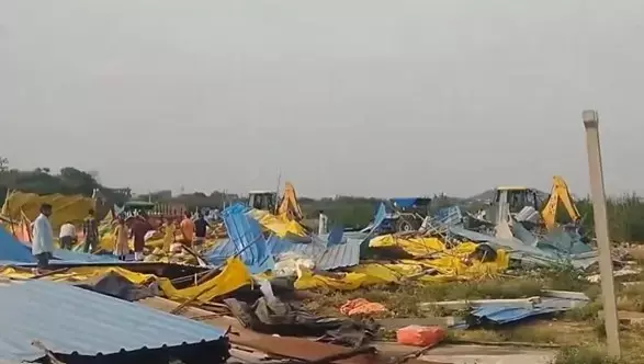 हनुमाकोंडा: विरोध के बीच गुंडलासिंगारम में अतिक्रमण हटाया गया