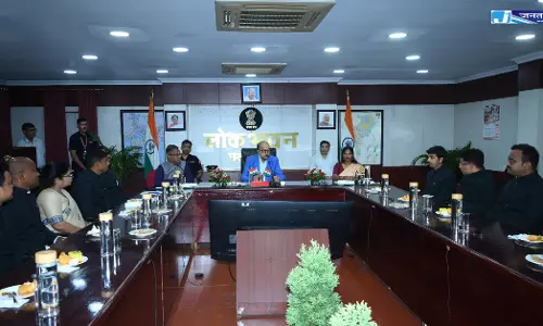 राज्यपाल डेका से राज्य वन सेवा 2023 बैच के प्रशिक्षु अधिकारियों ने की मुलाकात