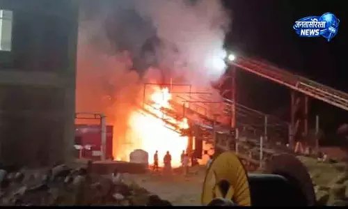 Solan इथेनॉल प्लांट में आग से लाखों का नुकसान, जांच शुरू Solan इथेनॉल प्लांट में आग से लाखों का नुकसान, जांच शुरू