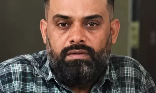 कॉलेज ग्राउंड से नशे का सौदागर गिरफ्तार, हेरोइन चिट्टा जब्त
