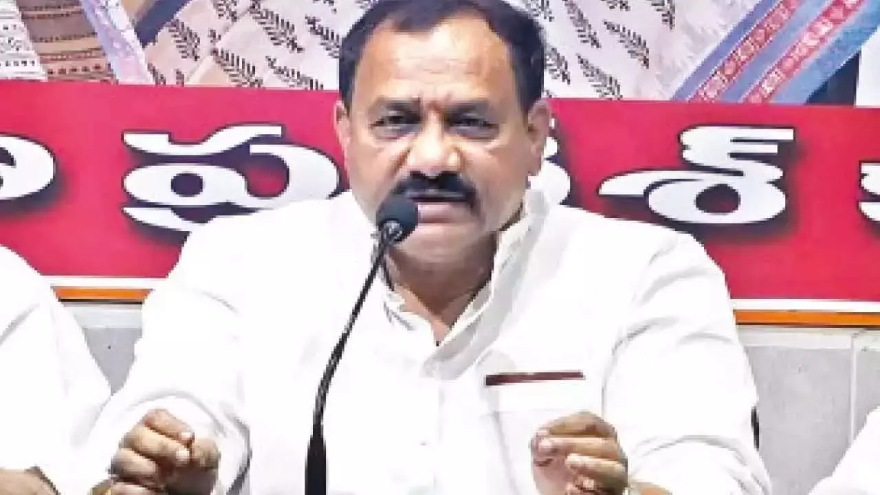 TPCC प्रमुख ने पवन कल्याण के तेलंगाना में कदम रखने को ज़्यादा अहमियत नहीं दी TPCC प्रमुख ने पवन कल्याण के तेलंगाना में कदम रखने को ज़्यादा अहमियत नहीं दी