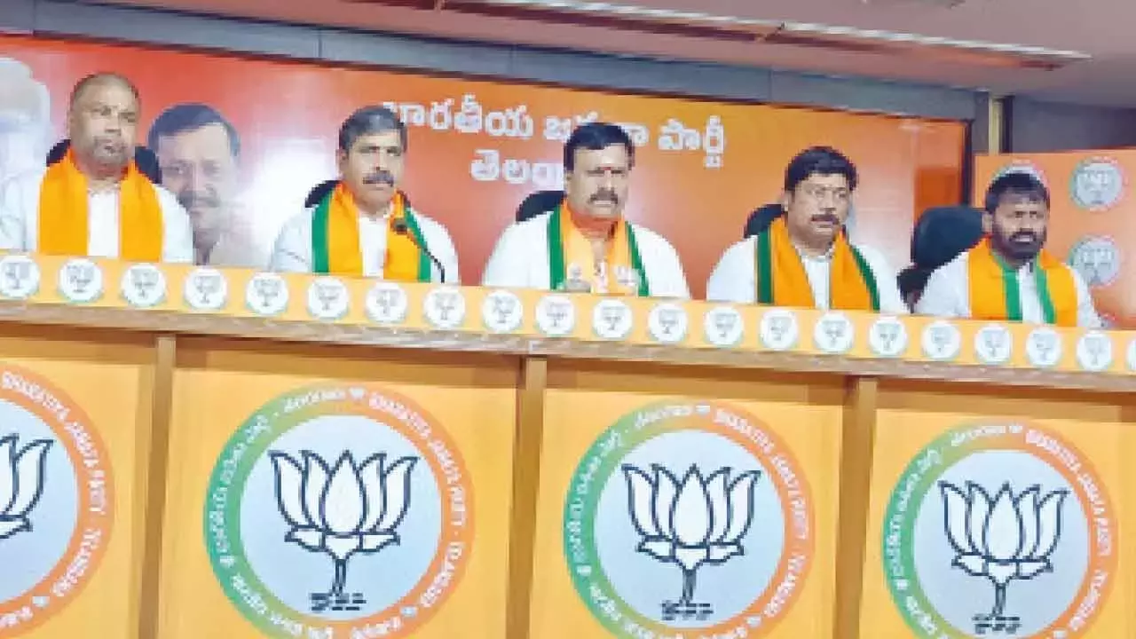 Telangana: पोंगुलेटी सुधाकर रेड्डी ने फूड पार्क भूमि आवंटन की सीबीआई जांच की मांग की Telangana: पोंगुलेटी सुधाकर रेड्डी ने फूड पार्क भूमि आवंटन की सीबीआई जांच की मांग की
