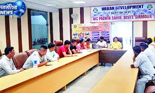 हर रेहड़ी-फड़ी पर कूड़ादान रखना जरूरी हर रेहड़ी-फड़ी पर कूड़ादान रखना जरूरी