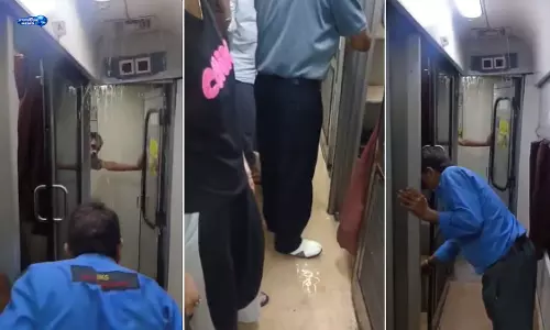 बीकानेर एक्सप्रेस के फर्स्ट AC कोच में पानी रिसाव का वीडियो वायरल, यात्रियों में नाराजगी बीकानेर एक्सप्रेस के फर्स्ट AC कोच में पानी रिसाव का वीडियो वायरल, यात्रियों में नाराजगी