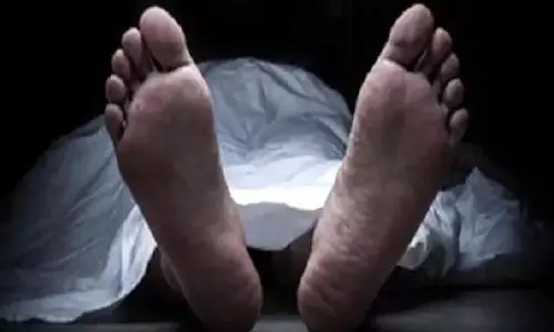 UP : आलू के कारोबार में भारी नुकसान से परेशान किसान ने की आत्महत्या UP : आलू के कारोबार में भारी नुकसान से परेशान किसान ने की आत्महत्या