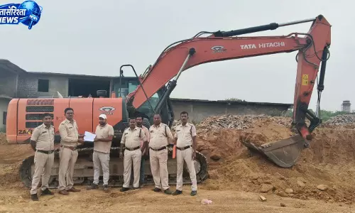 मुरूम के अवैध उत्खन्न पर खनिज विभाग की कार्रवाई, चैन माउंटेन मशीन जब्त