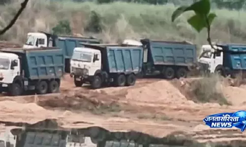 Puri में अवैध रेत खनन के खिलाफ कार्रवाई, 8 हाइवा और 2 एक्सकेवेटर ज़ब्त किए गए
