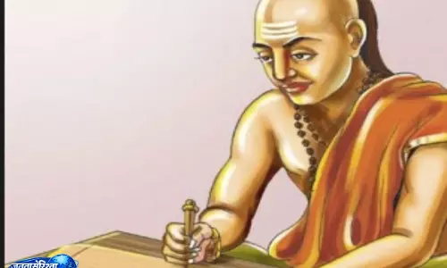 इन 7 चीजों को पैर लगाना माना जाता है अशुभ, रखें सावधानी इन 7 चीजों को पैर लगाना माना जाता है अशुभ, रखें सावधानी