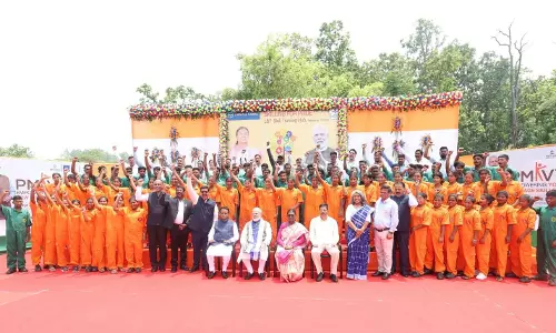 स्किल ट्रेनिंग से आत्मनिर्भर बन रहे युवा, पहारपुर मॉडल बना मिसाल स्किल ट्रेनिंग से आत्मनिर्भर बन रहे युवा, पहारपुर मॉडल बना मिसाल