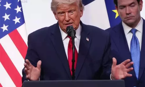 Trump का मेलोनी पर हमला, विदेश नीति और फोटो टिप्पणी को लेकर फिर विवाद Trump का मेलोनी पर हमला, विदेश नीति और फोटो टिप्पणी को लेकर फिर विवाद