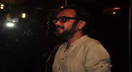 कभी एडवरटाइजिंग कंपनी में काम करने वाले दिबाकर बनर्जी ने बॉलीवुड में बनाई अलग पहचान कभी एडवरटाइजिंग कंपनी में काम करने वाले दिबाकर बनर्जी ने बॉलीवुड में बनाई अलग पहचान