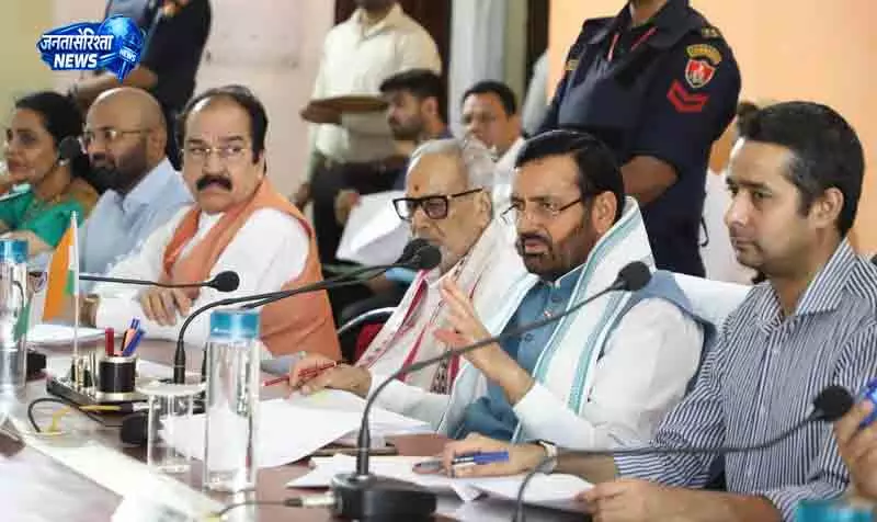 मुख्यमंत्री सैनी ने Sirsa में जन शिकायतों की समीक्षा की मुख्यमंत्री सैनी ने Sirsa में जन शिकायतों की समीक्षा की