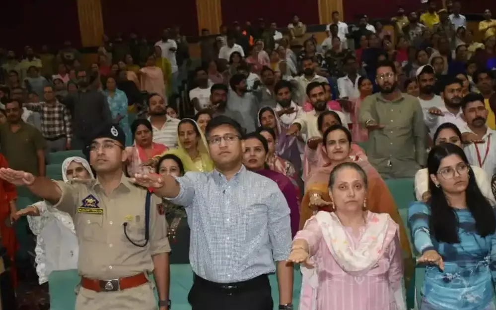 Jammu: नशा मुक्त जम्मू-कश्मीर अभियान को मिला व्यापक समर्थन Jammu: नशा मुक्त जम्मू-कश्मीर अभियान को मिला व्यापक समर्थन