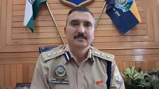 Shimla: सरकारी आवास खाली न करने पर आईपीएस अधिकारी संजीव गांधी को डैमेज चार्ज नोटिस Shimla: सरकारी आवास खाली न करने पर आईपीएस अधिकारी संजीव गांधी को डैमेज चार्ज नोटिस