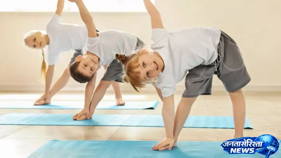 Yoga से बढ़ेगी बच्चों की ताकत, ये 5 आसन आएंगे काम Yoga से बढ़ेगी बच्चों की ताकत, ये 5 आसन आएंगे काम