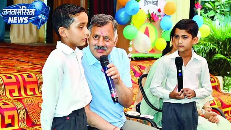 तकनीकी शिक्षा मंत्री ने छात्रों से किया संवाद तकनीकी शिक्षा मंत्री ने छात्रों से किया संवाद