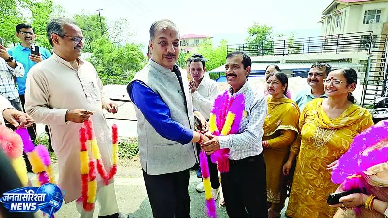जरनैल-नरेंद्र ने किया लेखराम के नाम का समर्थन जरनैल-नरेंद्र ने किया लेखराम के नाम का समर्थन