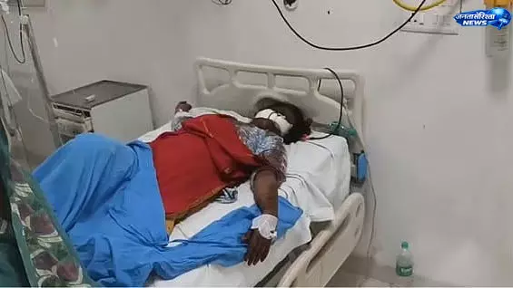 Datia : पिता पर बेटी पर हमला करने का आरोप, विधवा गंभीर रूप से घायल Datia : पिता पर बेटी पर हमला करने का आरोप, विधवा गंभीर रूप से घायल