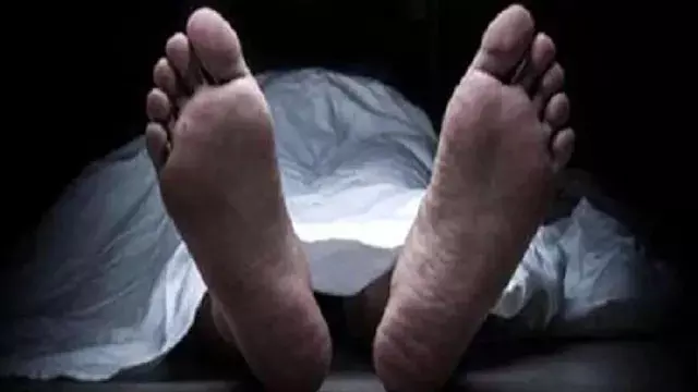 UP : आलू के कारोबार में भारी नुकसान से परेशान किसान ने की आत्महत्या UP : आलू के कारोबार में भारी नुकसान से परेशान किसान ने की आत्महत्या