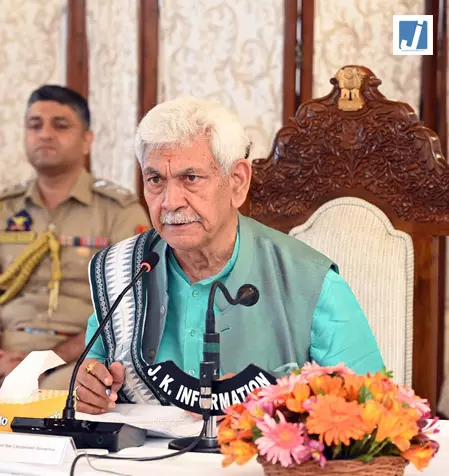 सुरक्षा की पूरी समीक्षा के बाद नारनाग मंदिर खोला गया: जम्मू-कश्मीर के उपराज्यपाल सुरक्षा की पूरी समीक्षा के बाद नारनाग मंदिर खोला गया: जम्मू-कश्मीर के उपराज्यपाल