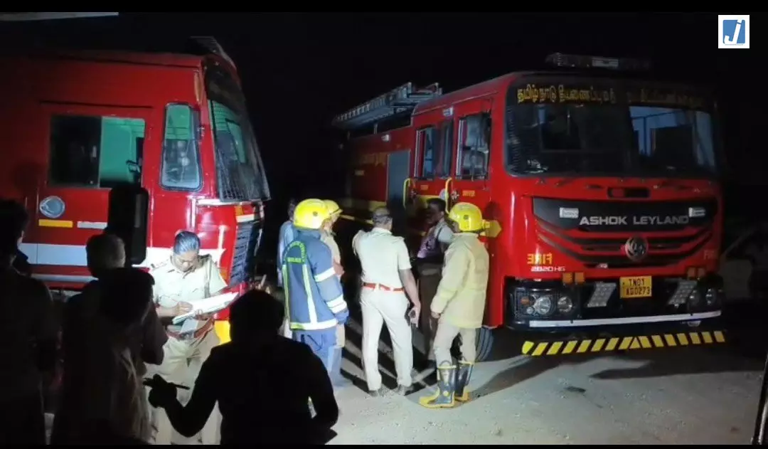 BREAKING: देर रात पटाखा फैक्ट्री में जोरदार धमाका, 1 की मौत, 26 घायल BREAKING: देर रात पटाखा फैक्ट्री में जोरदार धमाका, 1 की मौत, 26 घायल