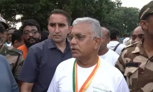 अंतरराष्ट्रीय योग दिवस पर पीएम मोदी के कोलकाता आने पर नेताओं की प्रतिक्रिया, बोले- हमारे लिए बहुत बड़ी बात अंतरराष्ट्रीय योग दिवस पर पीएम मोदी के कोलकाता आने पर नेताओं की प्रतिक्रिया, बोले- हमारे लिए बहुत बड़ी बात