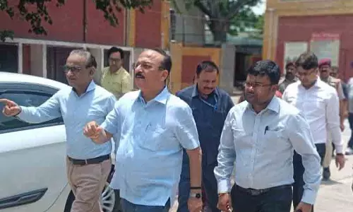 Delhi में NEET दोबारा परीक्षा की तैयारियां तेज, मंत्री ने किया निरीक्षण